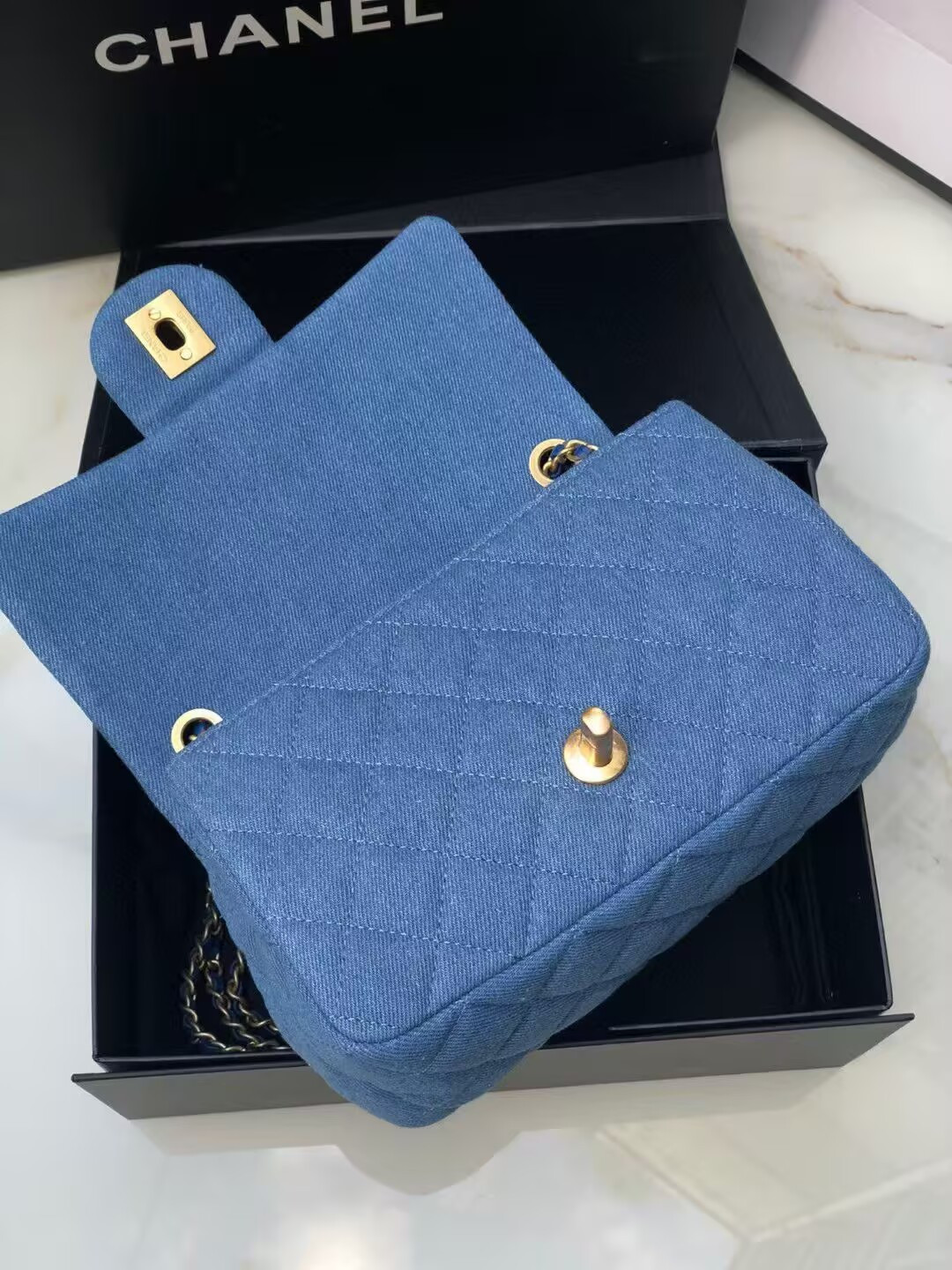 Ch*el Denim Quilted Flap Bag 20x13x7cm