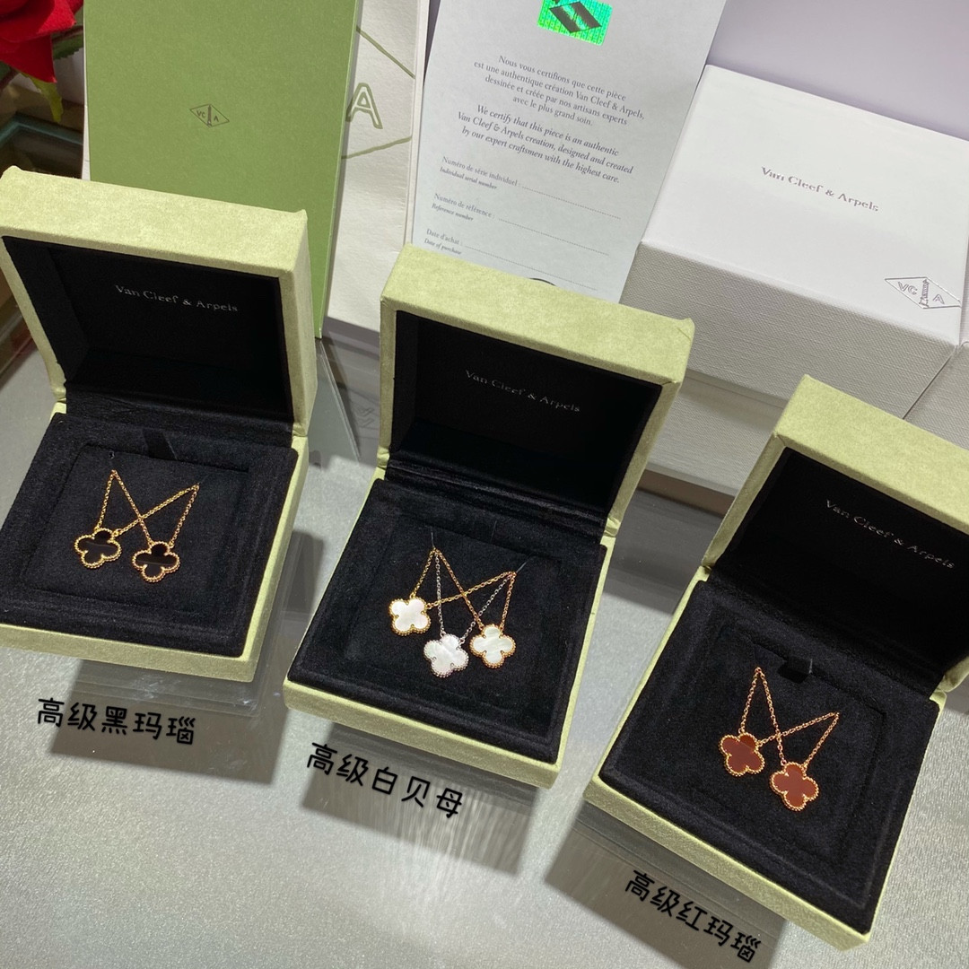 V*N CL*F & Arpels Medium Classic Four Leaf Clover Necklace Diameter approx 1.5cm,Chain length approx 40+5cm