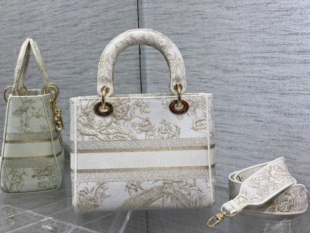 MEDIUM D*0r LADY D-LITE BAG 24 x 20 x 11 cm