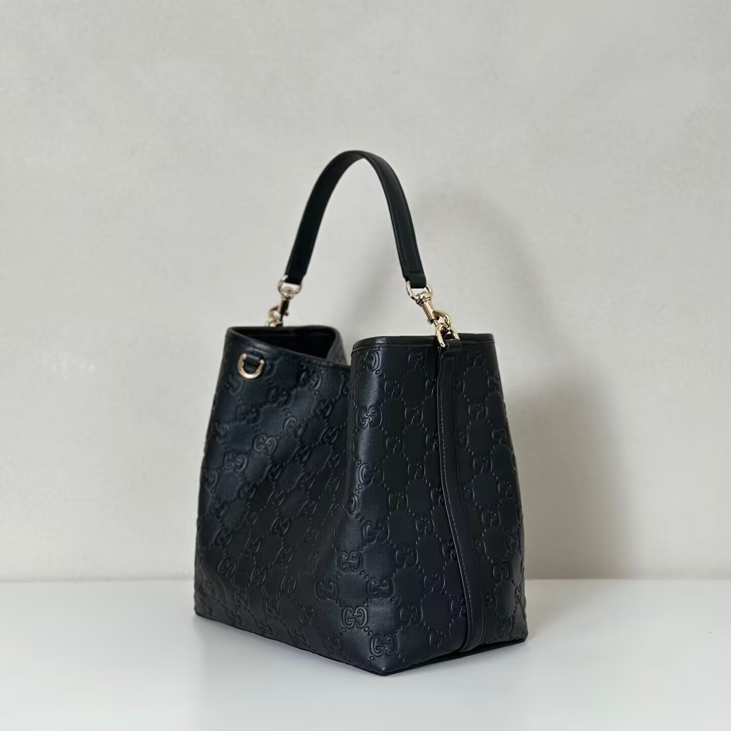 G*u*i GG Emblem Medium Bucket Bag 25x25x15.5cm