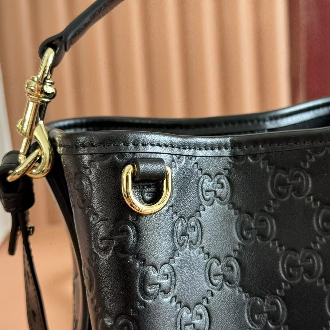 G*u*i GG Emblem Small Bucket Bag 19x18x11cm