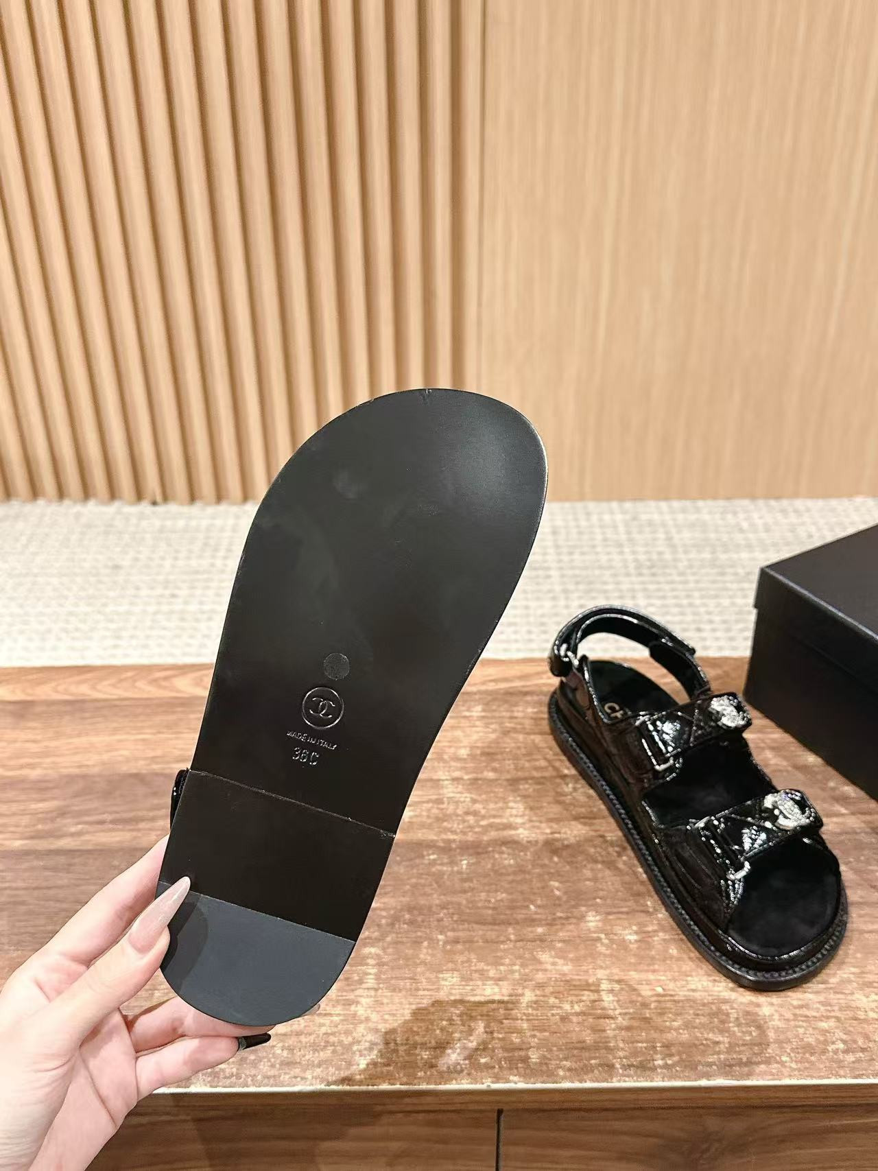 UA Ch*el Slides