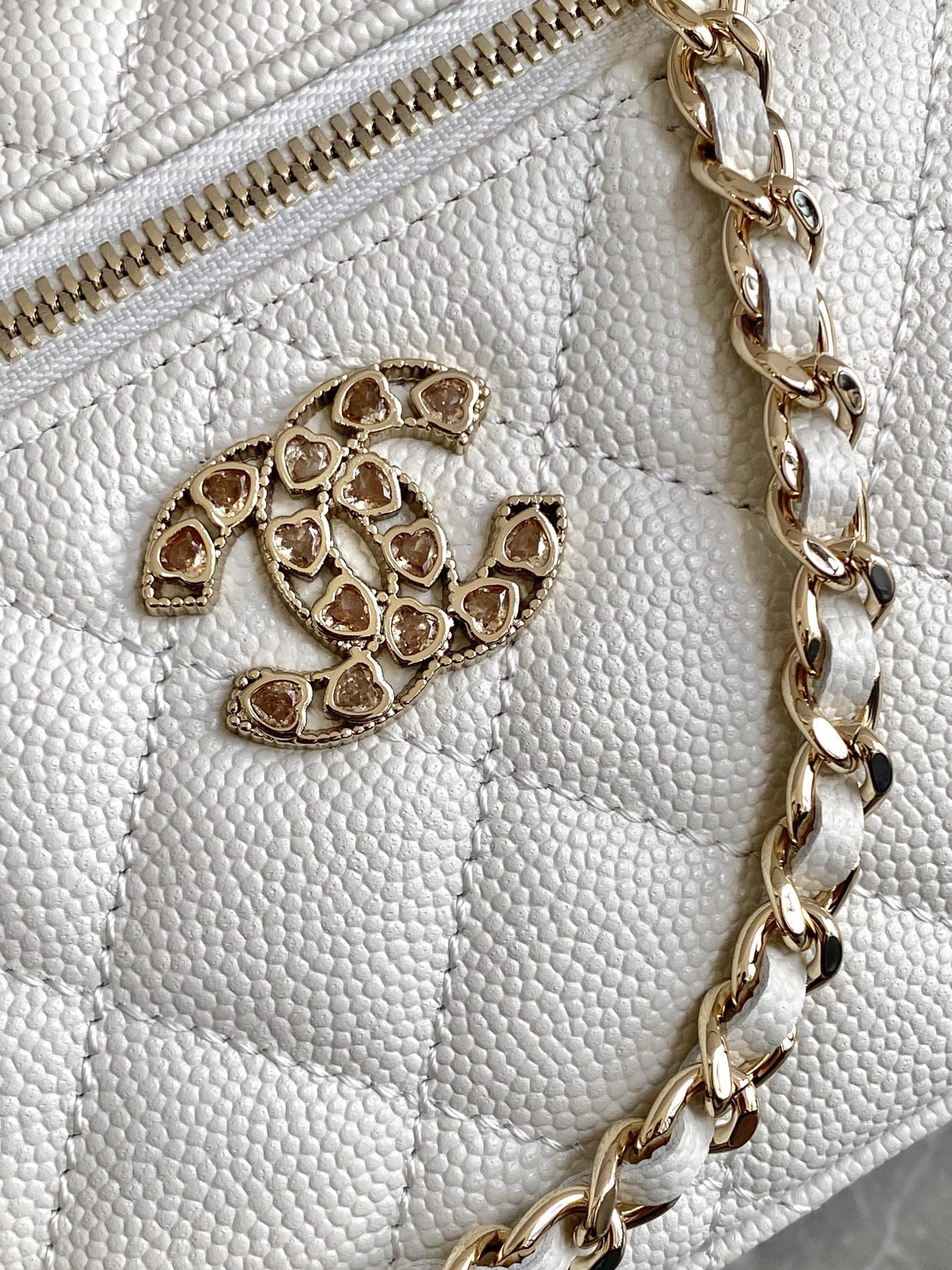 Ch*el Long Vanity With Chain 25C AP4531 17×19.5×5cm