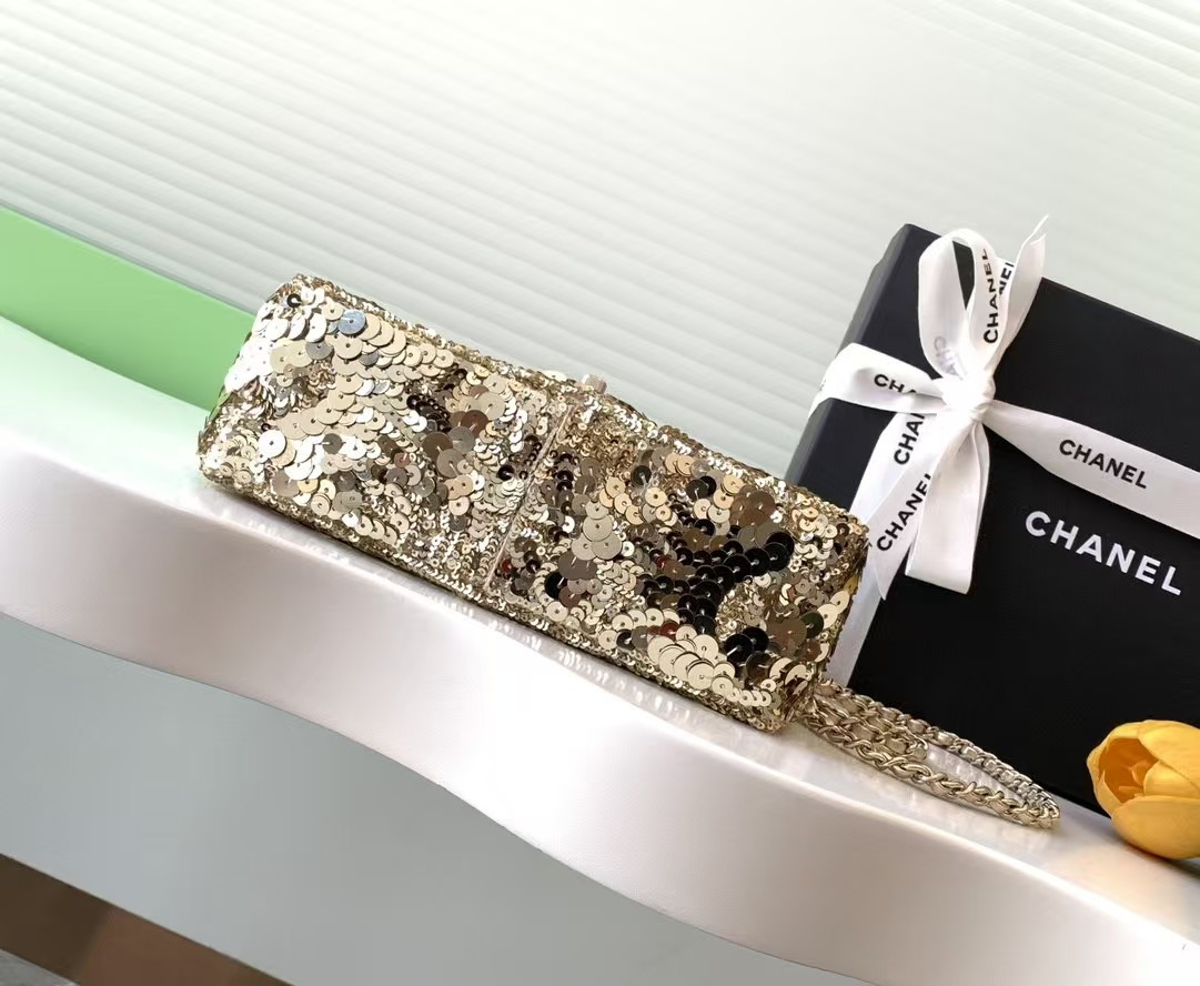 Ch*el CRUISE 25C FLAP BAG 14x21x8cm