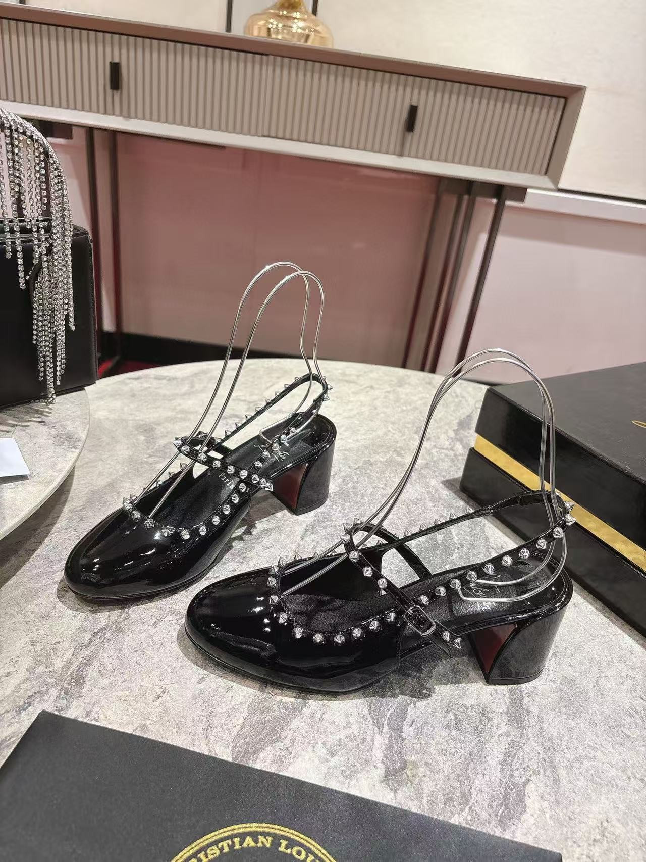 UA Ch**an Louboutin Mary Jane Pumps Janispikes Slingback Pumps