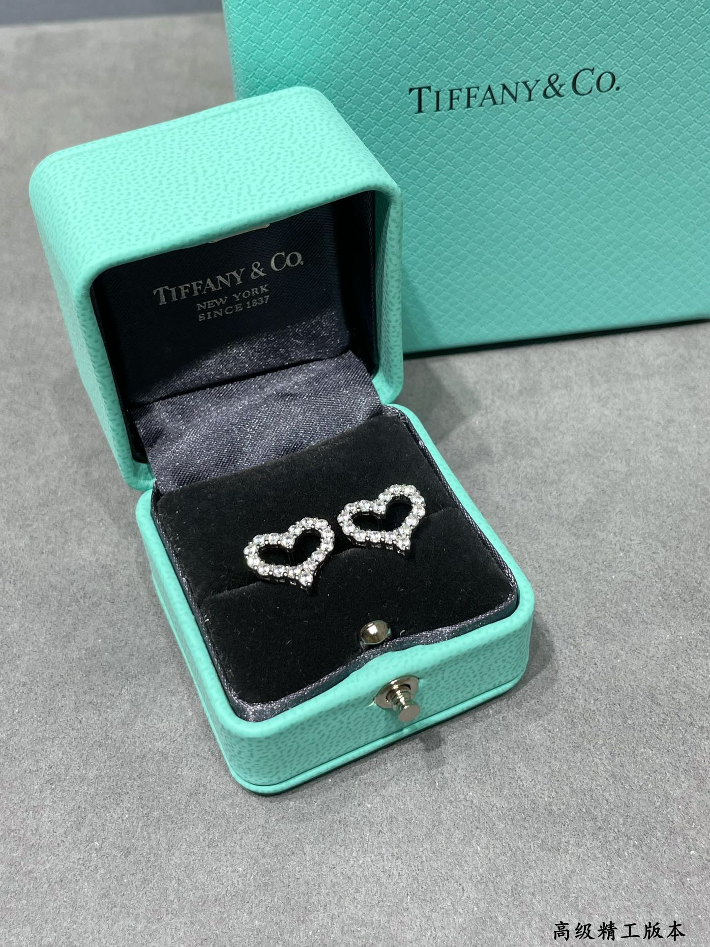 T*f*ny & Co. Heart Stud Earrings Ag925