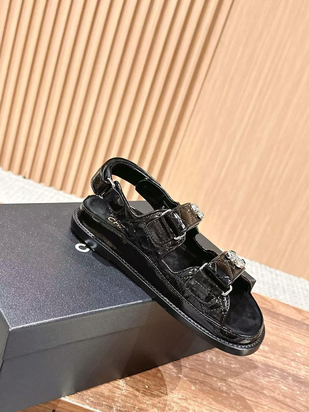 UA Ch*el Slides