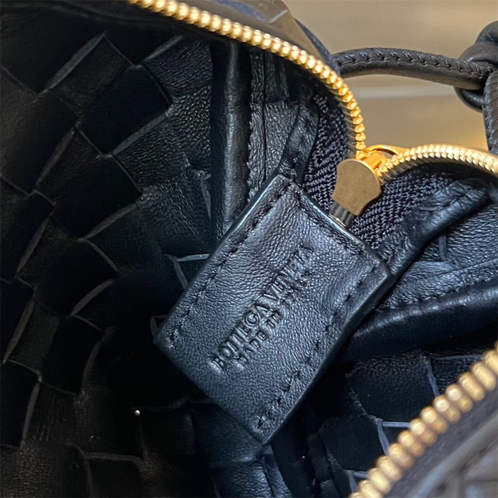 Bo*te*ga Ve*ne*ta Small Loop Cross-Body Bag 17x10x6cm