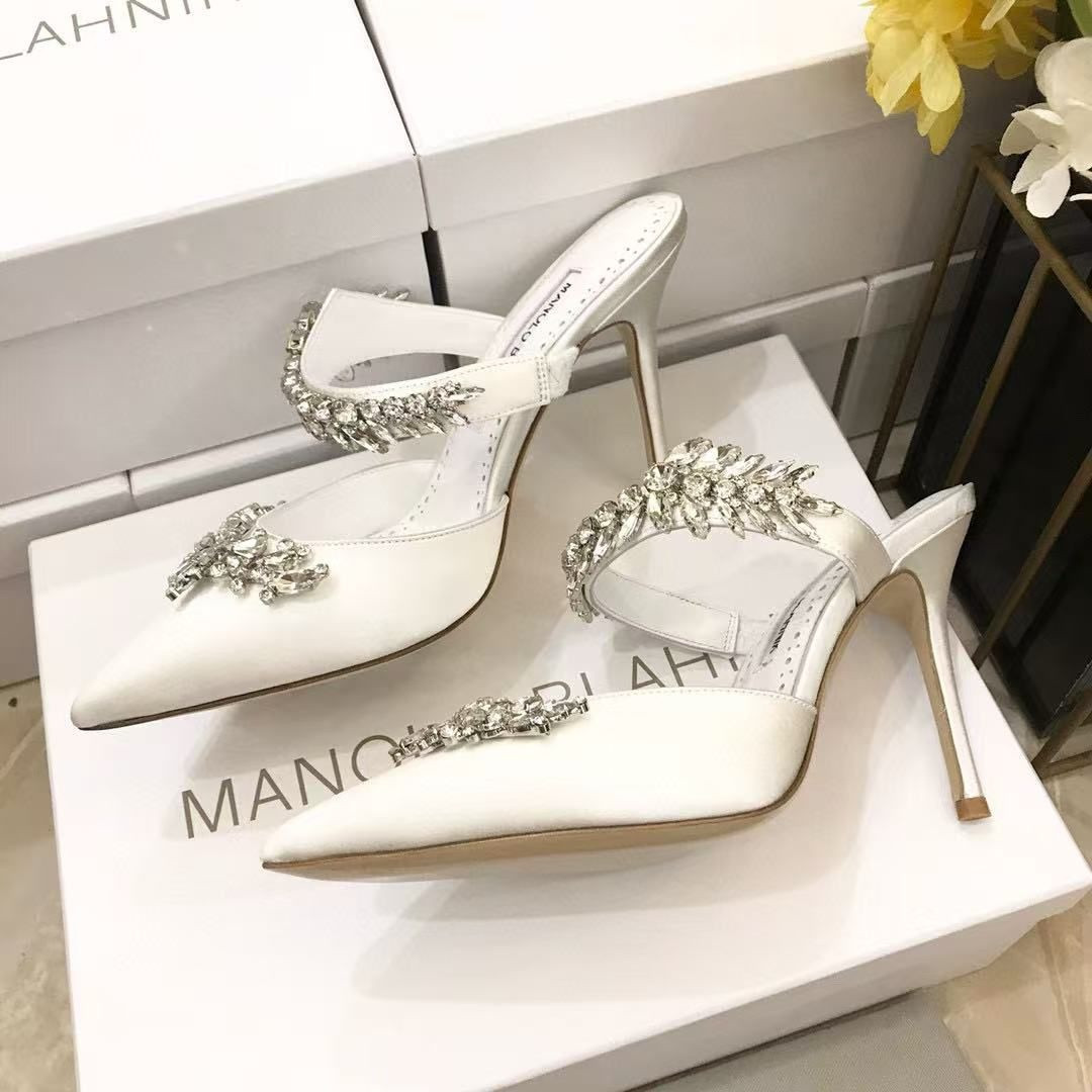 UA MANOLO BLAHNIK Shoes