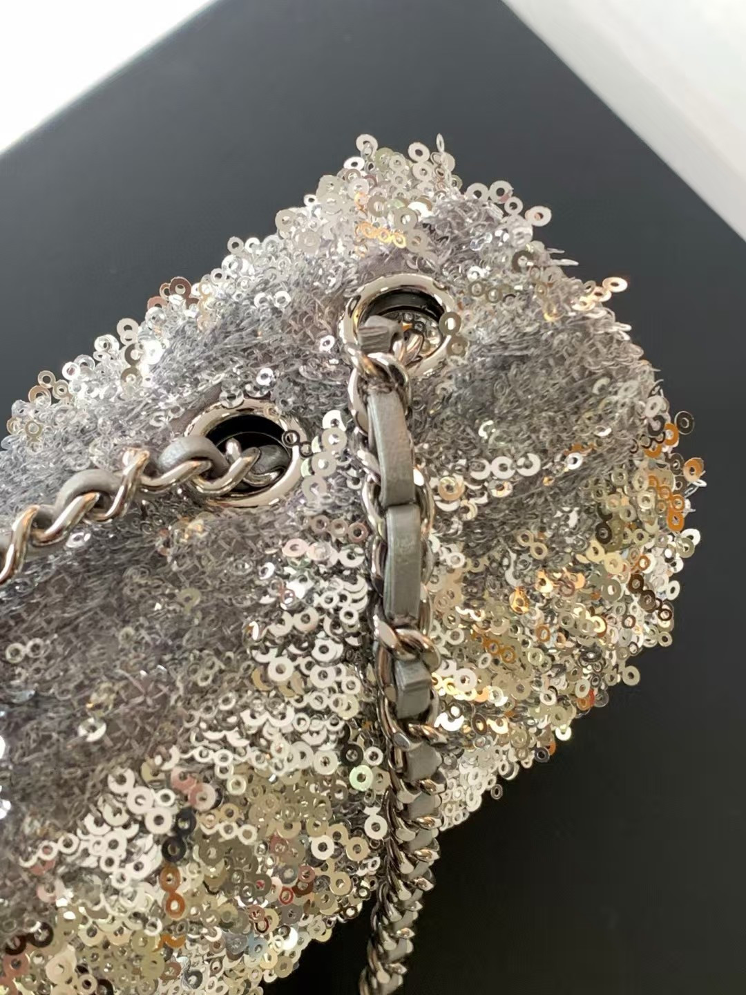 Ch*el CRUISE 25C FLAP BAG 14x21x8cm