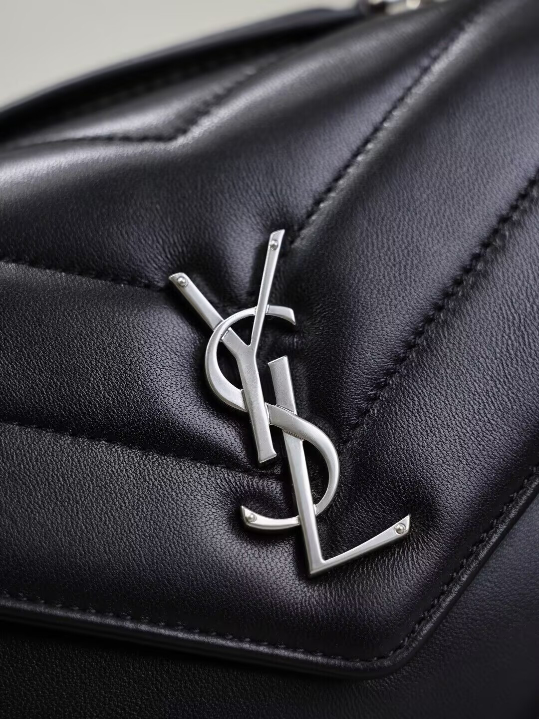 Y*L LOULOU small in MATELASSÉ lambskin 24x14x6cm