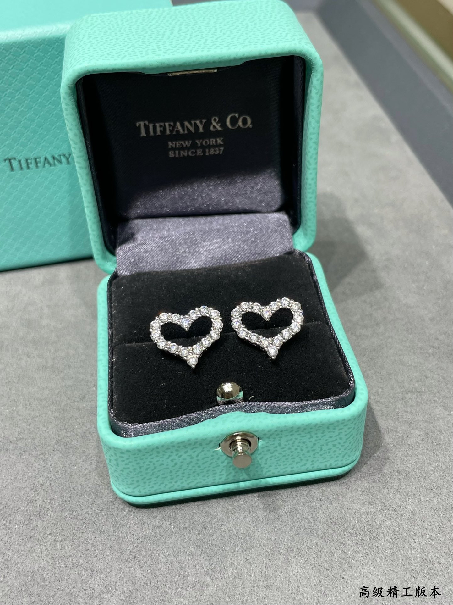 T*f*ny & Co. Heart Stud Earrings Ag925