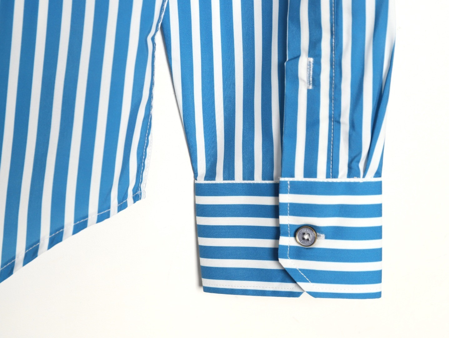 L0*is V*t0n LV Shirts