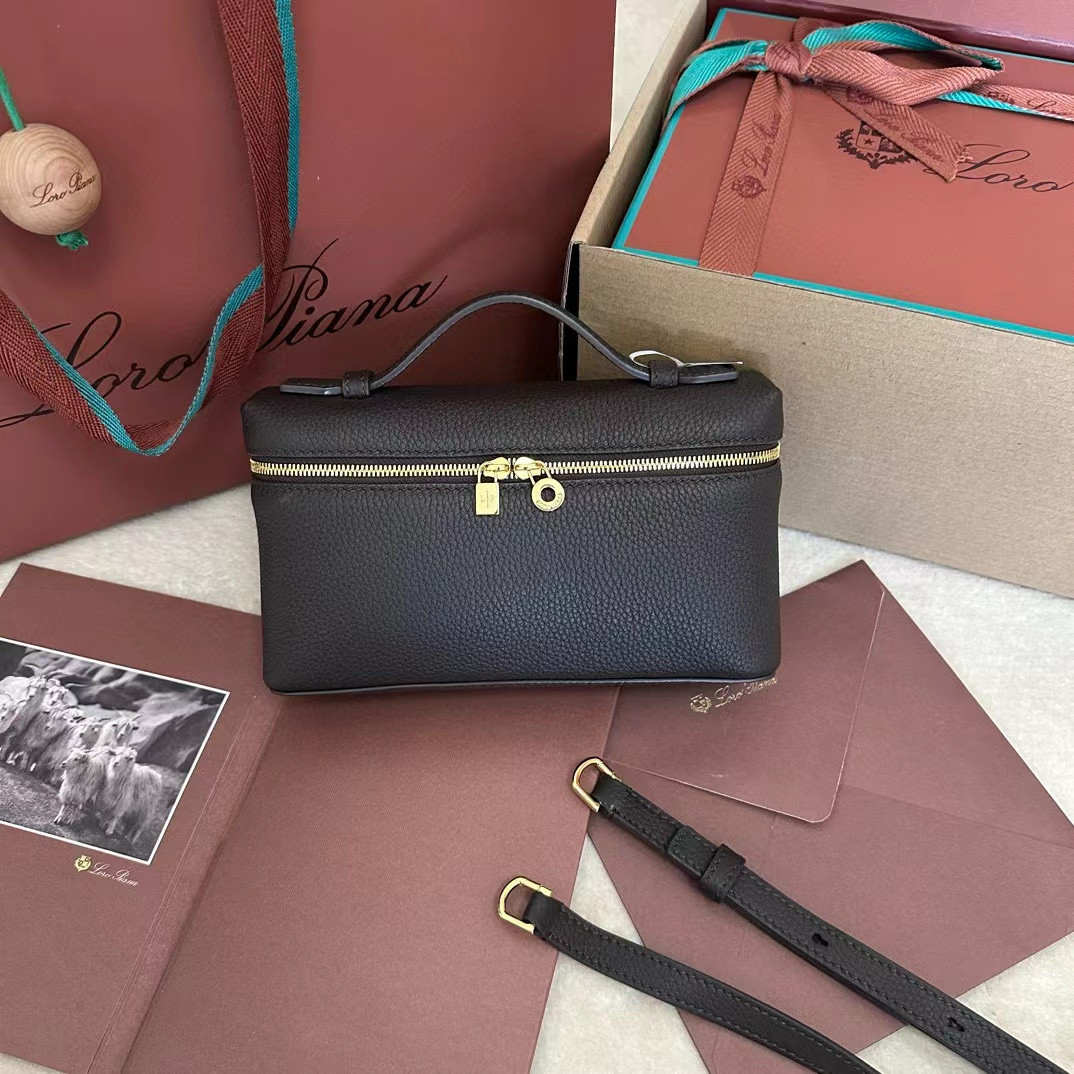 L**o p*ana Extra Pocket L19 Grained Calfskin 11 x 19 x 6.5 cm