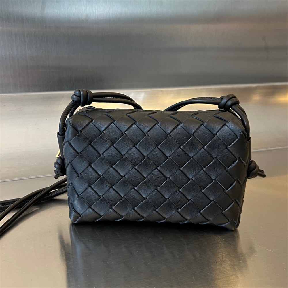 Bo*te*ga Ve*ne*ta Small Loop Cross-Body Bag 17x10x6cm