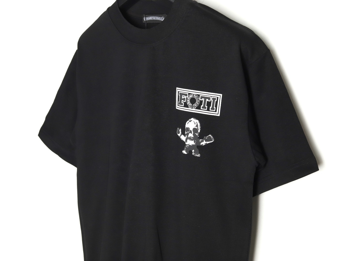 Ch**me He**ts 25ss Short-sleeved T-shirt