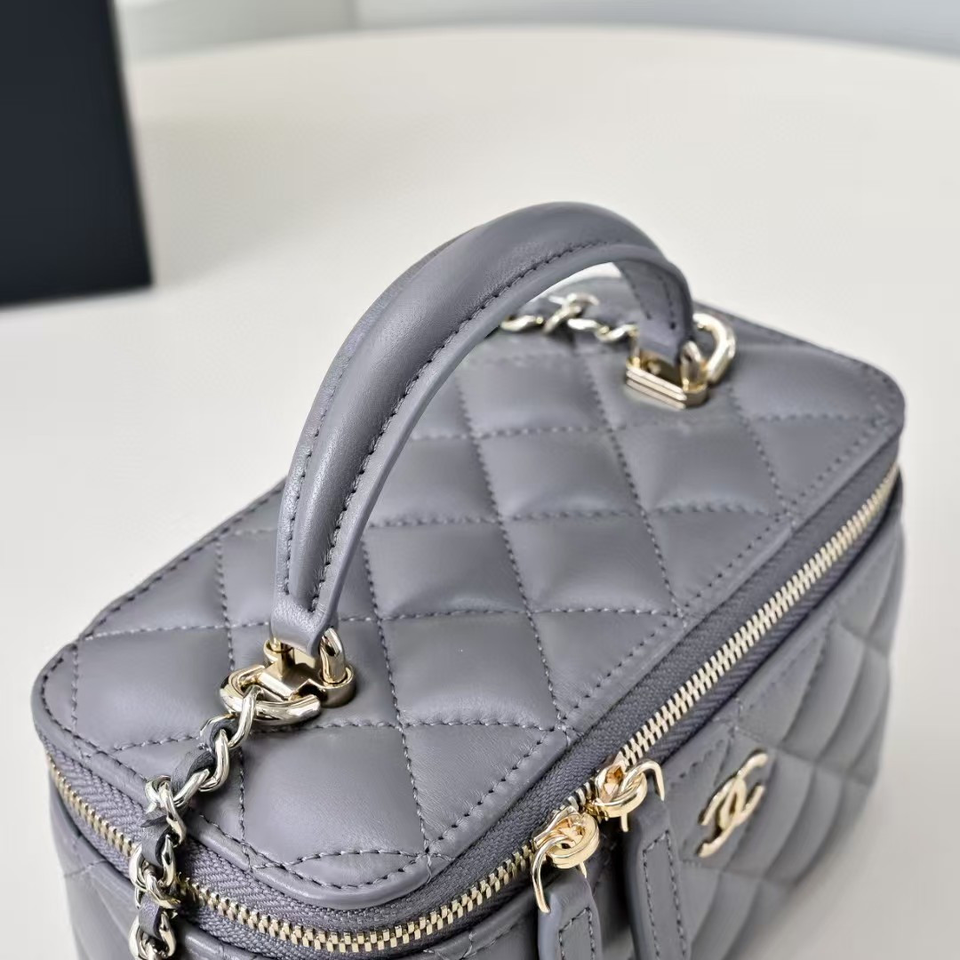 Ch*el Long Vanity with chain 16.5x10x8cm