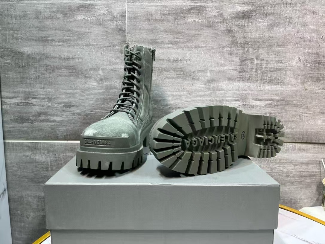 UA Ba*len*cia*ga MEN