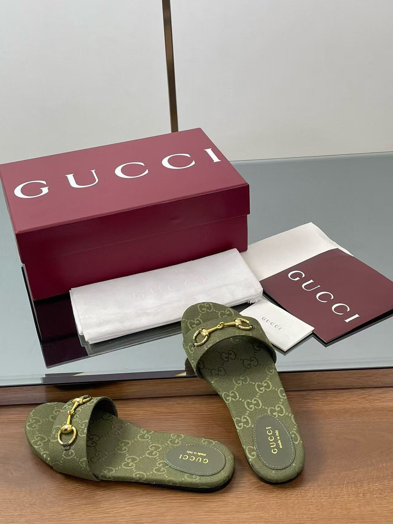 UA G*u*i slide sandal with Horsebit