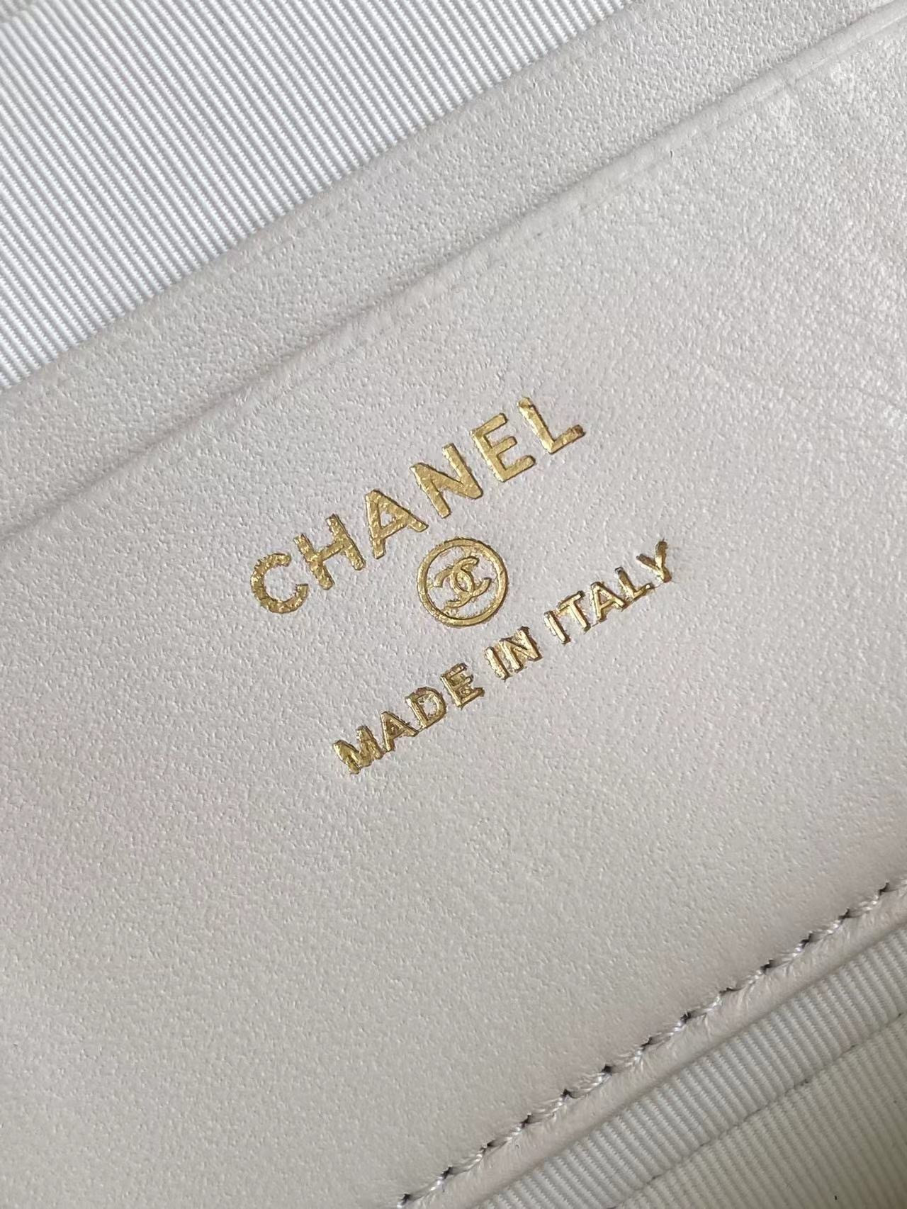 Ch*el Long Vanity With Chain 25C AP4531 17×19.5×5cm