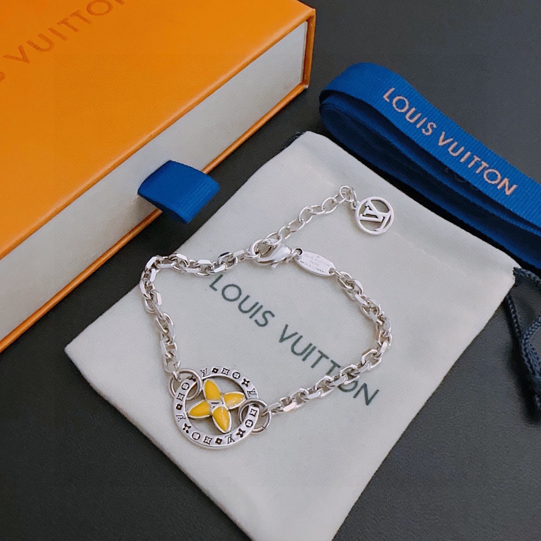 L0*is V*t0n Bracelet