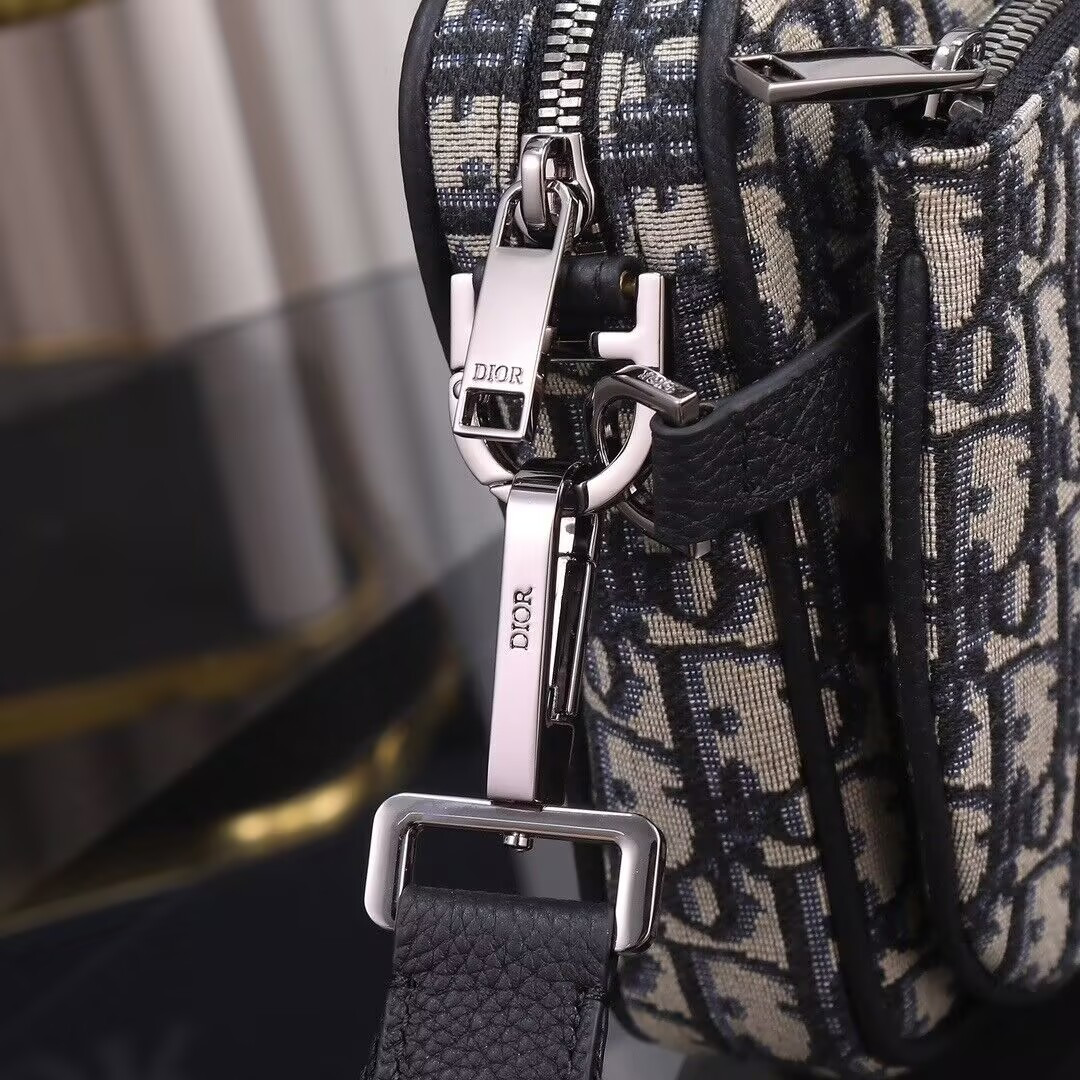 D*0r Saddle Triple Pouch Beige and Black D*0r Oblique Jacquard 18x25x5cm