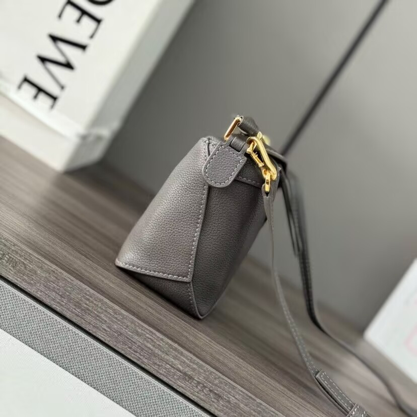 L0ew* Mini Puzzle bag in classic calfskin 18x12.5x8cm