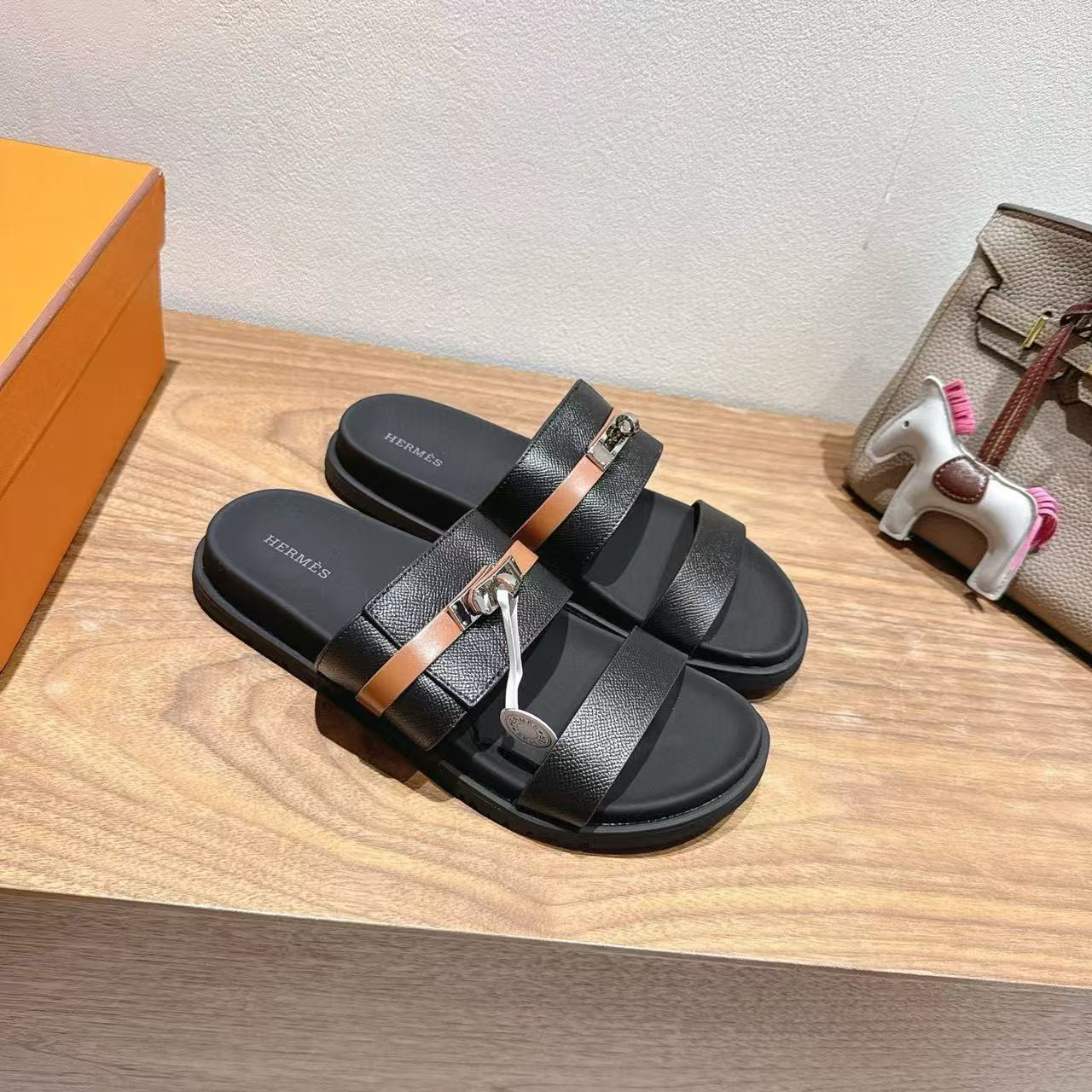 UA Hermès Jackson sandal