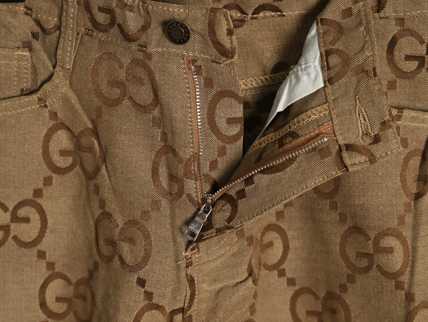 G*u*i GC 25SS shorts