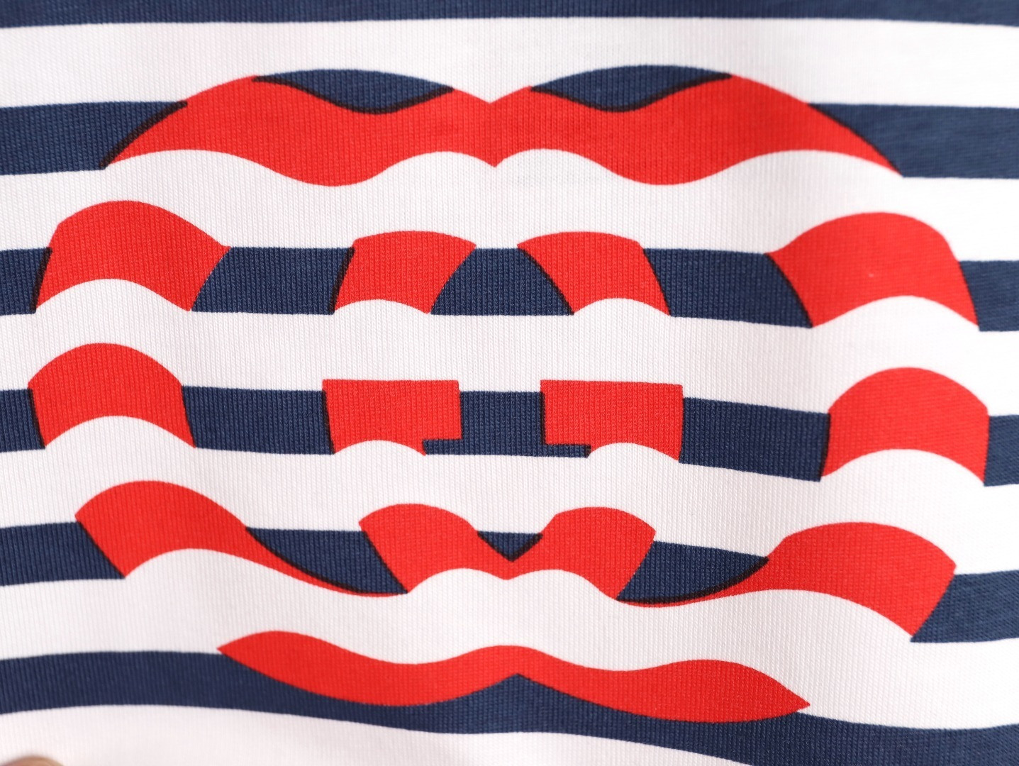 G*u*i Long-sleeved T-shirt