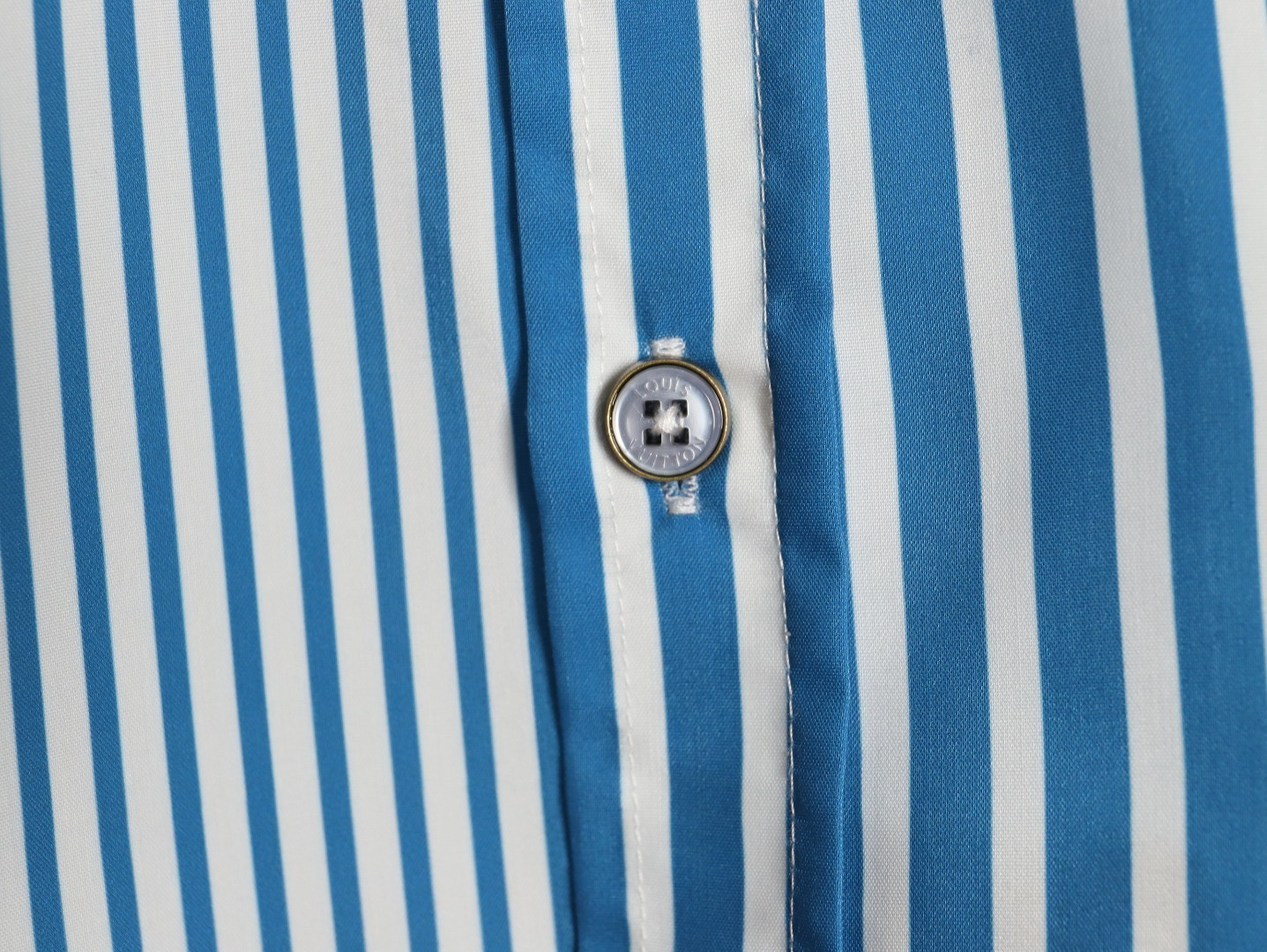 L0*is V*t0n LV Shirts