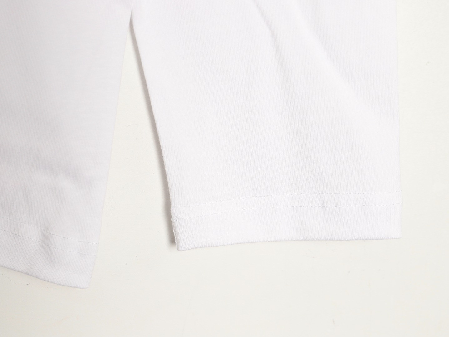 G*u*i Long-sleeved T-shirt