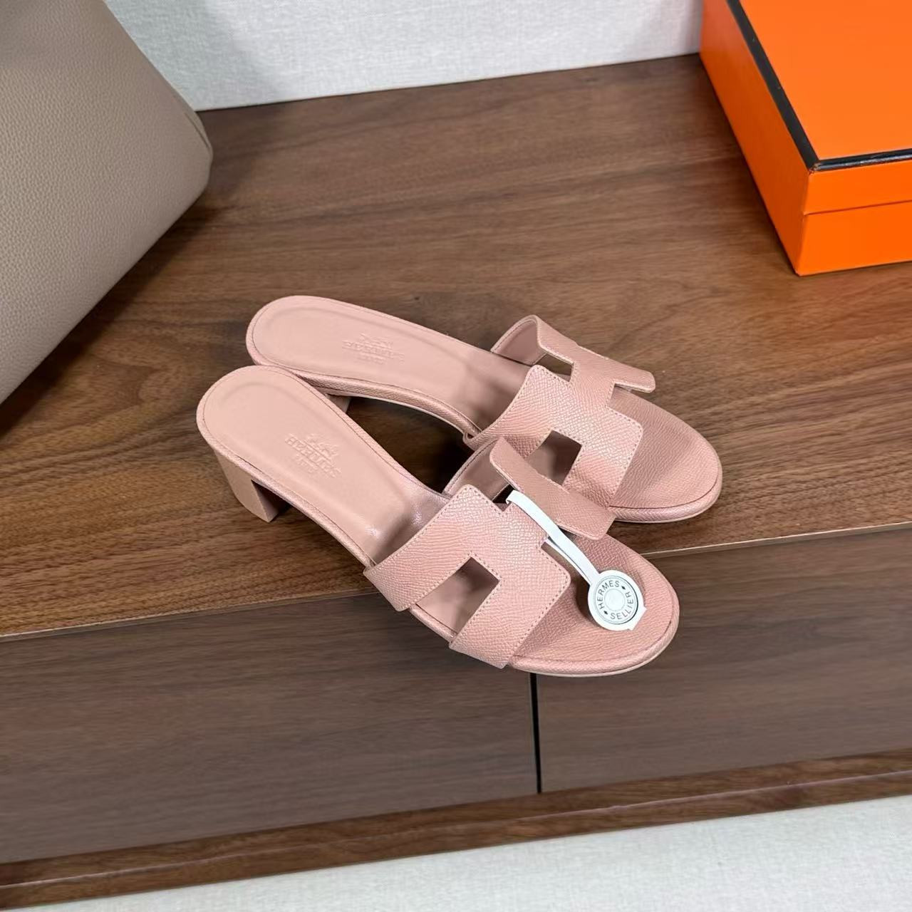 UA Hermès Oasis Sandal