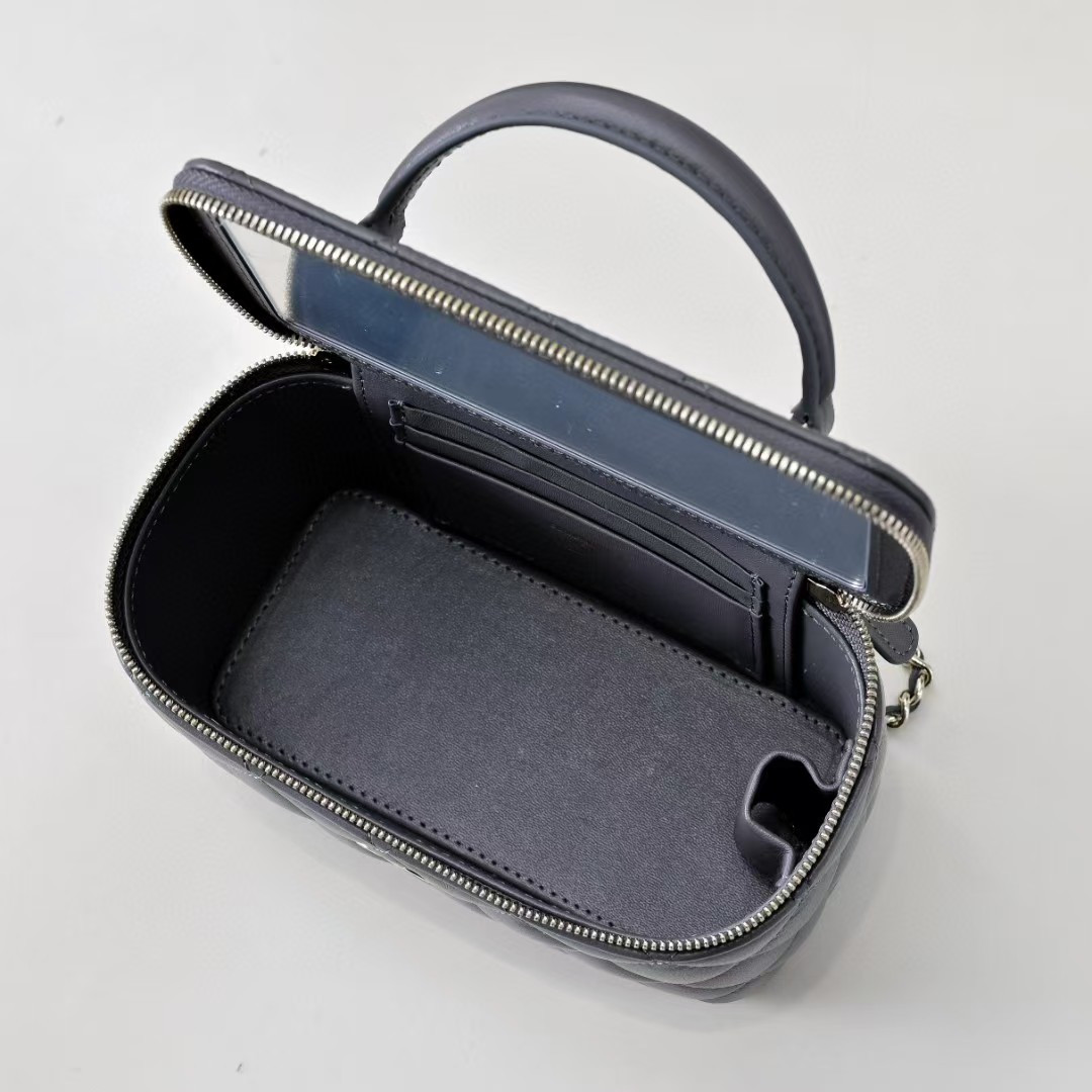 Ch*el Long Vanity with chain 16.5x10x8cm