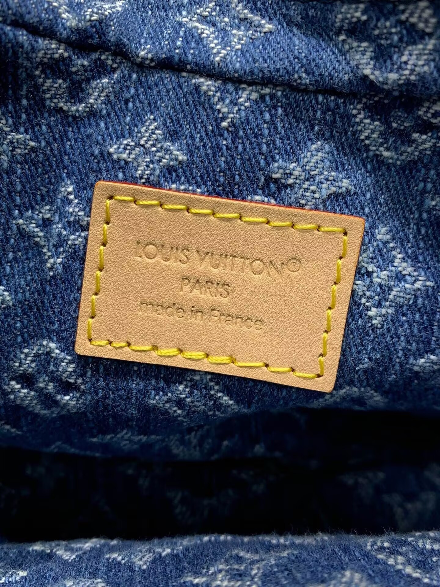 LV Pochette Valley M13571 21x15x 7cm