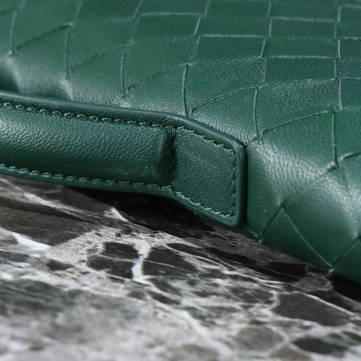 Bo*te*ga Ve*ne*ta Long Clutch Andiamo With Handle Fondant 31x13x3cm