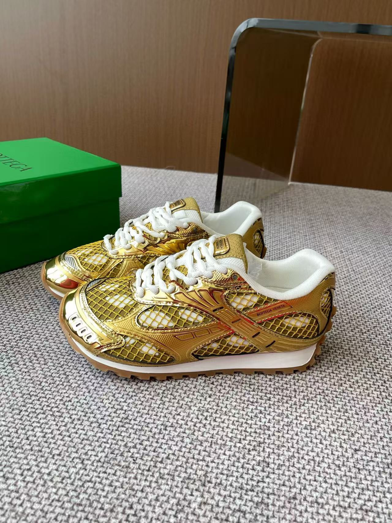 UA Bo*te*ga Ve*ne*ta Orbit Sneaker