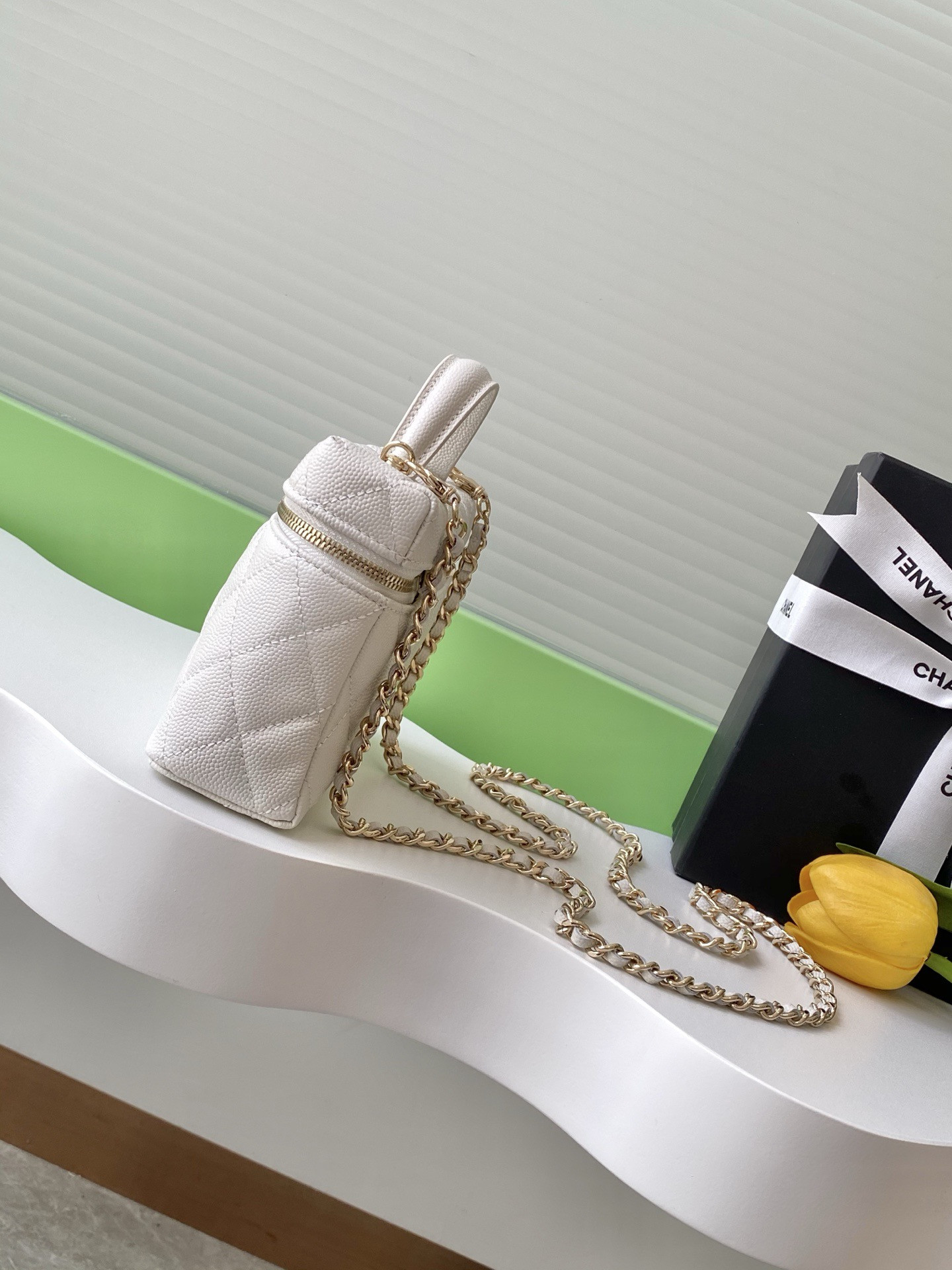 Ch*el Long Vanity With Chain 25C AP4531 17×19.5×5cm