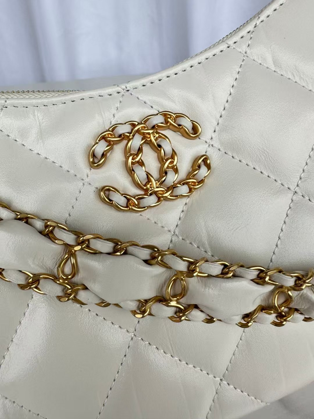 Ch*el Hobo Handbag 23.5x13.5x5.3cm