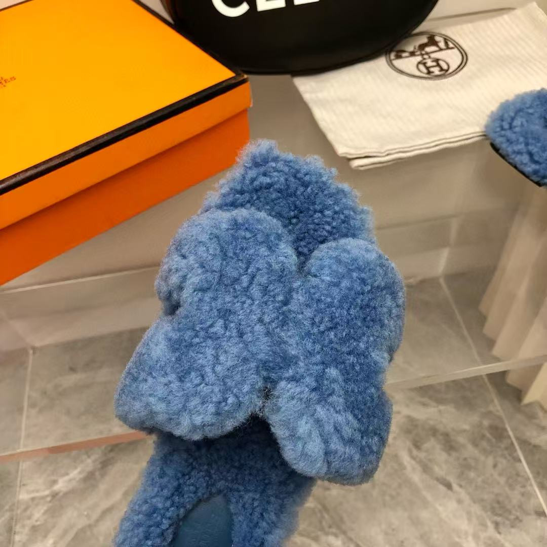 UA Hermès Oran sandal