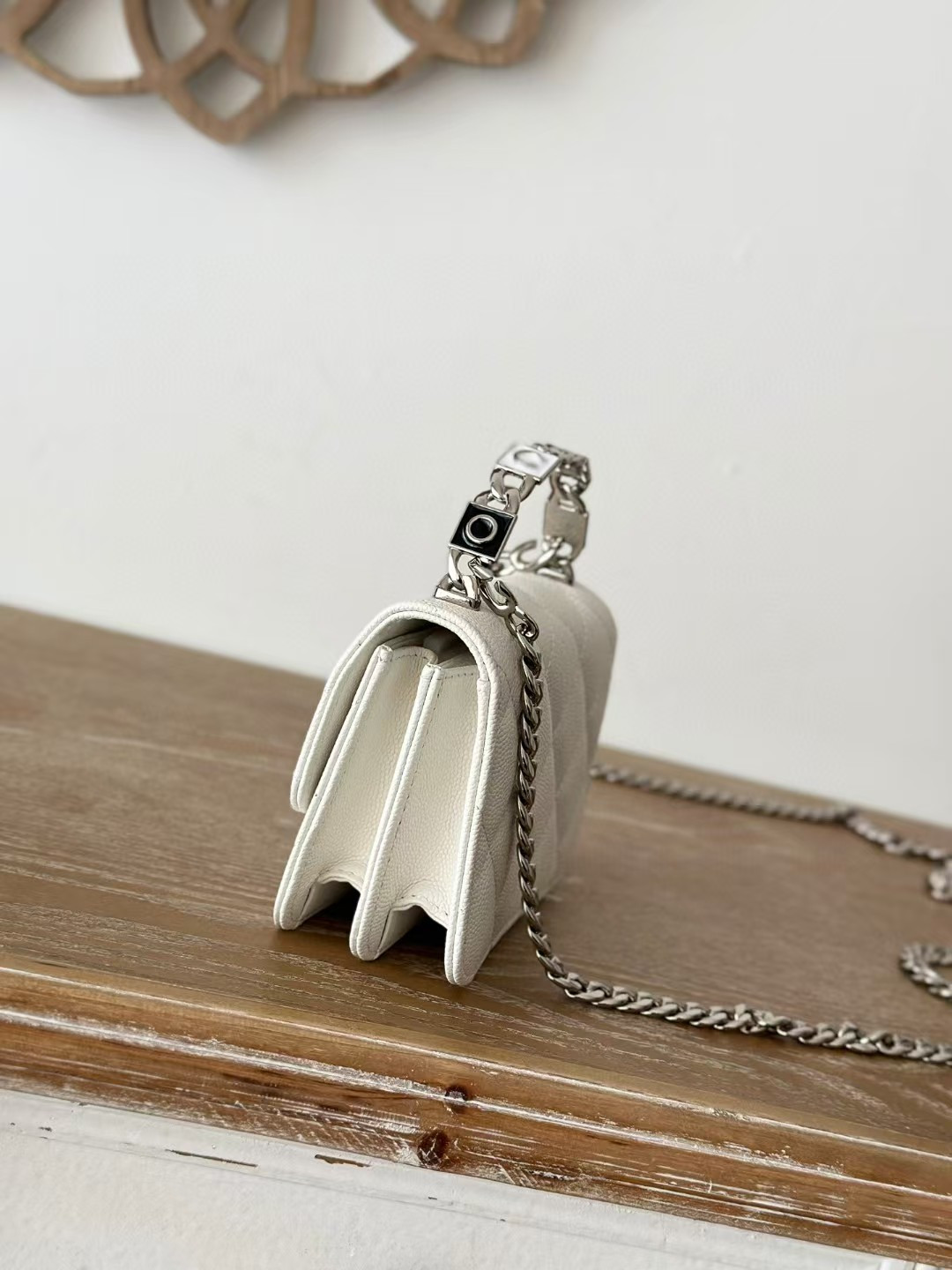 Ch*el Coco Caviar Clutch With Chain White 11x8.5x7cm