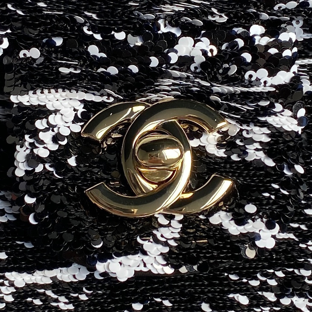 Ch*el Flap Bag 14 × 21 × 8 cm