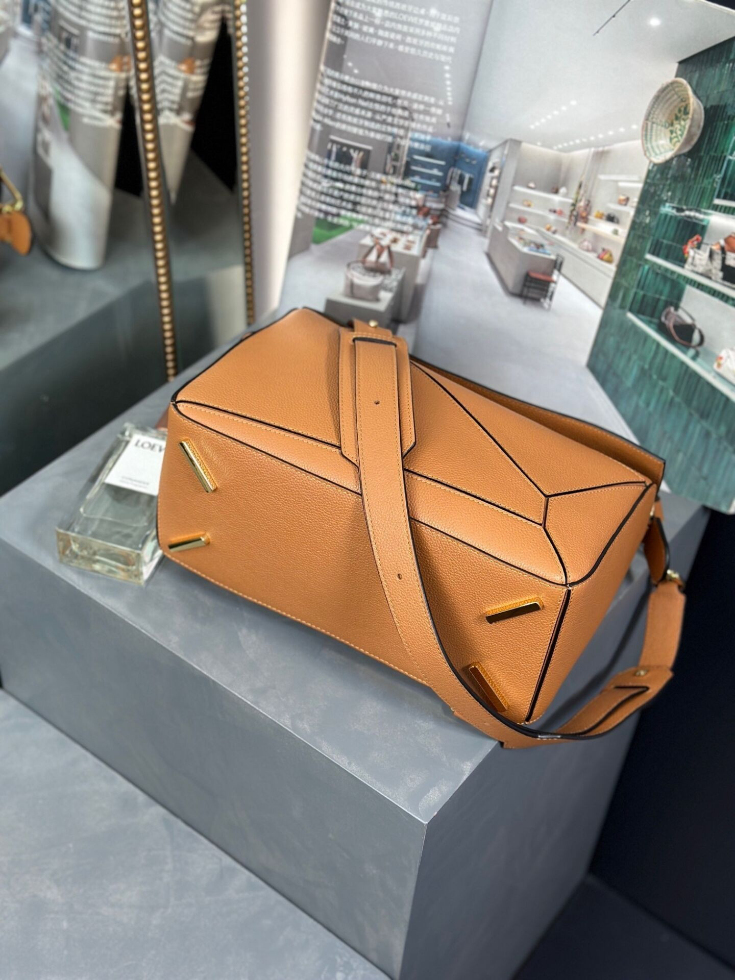 L0ew* Medium Puzzle Edge bag in classic calfskin 19.5x29x14cm