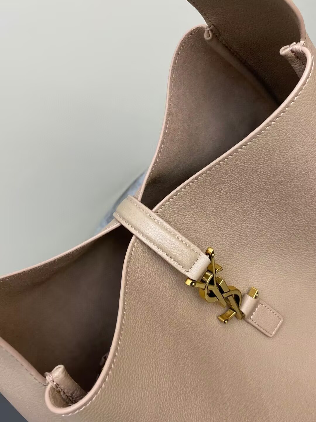 Y*L LE 5 À 7 30 X 31 X 13 CM