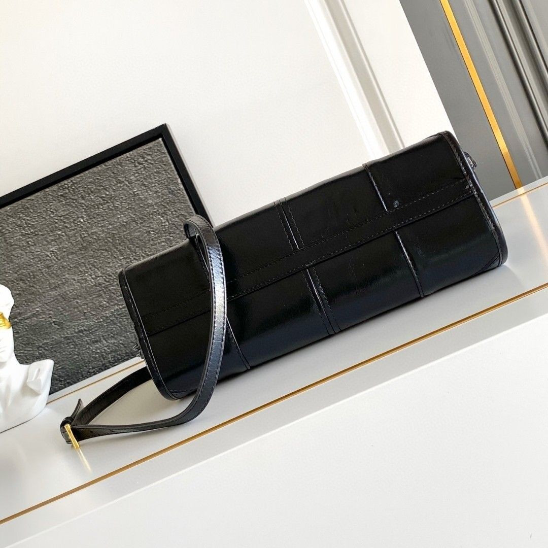 Pra*a Bonnie Small Leather Shoulder Bag 14x26x12cm