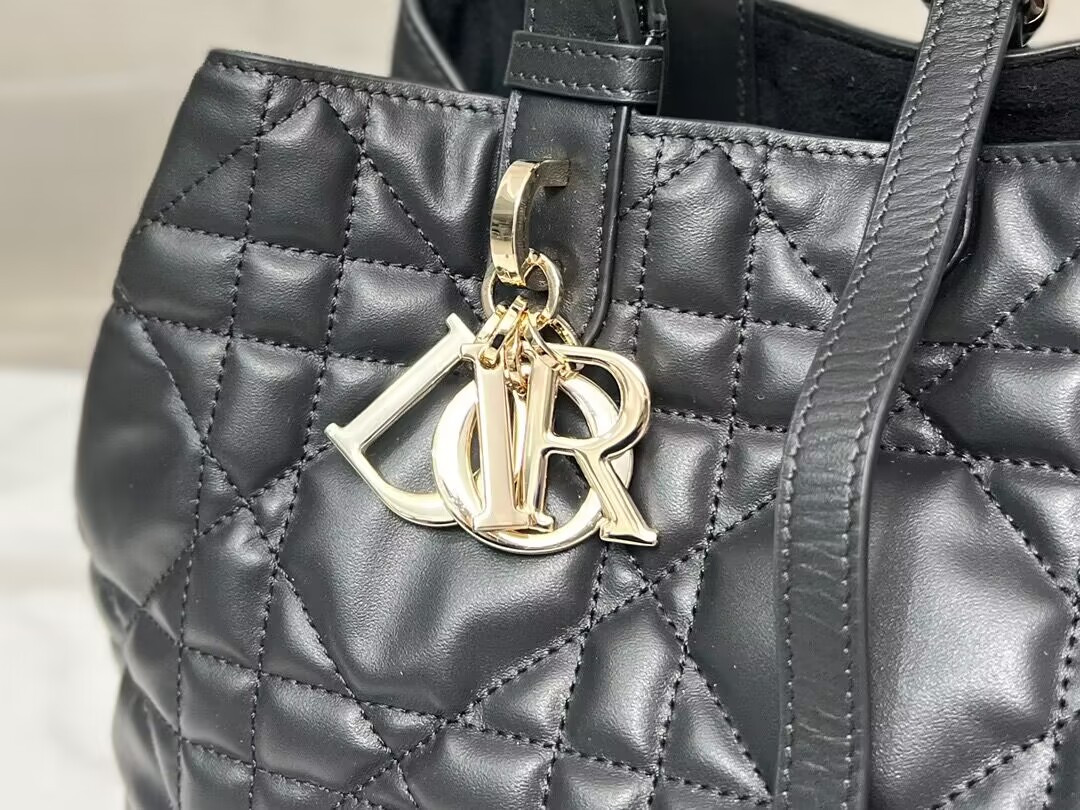 D*0r Toujours Bag Medium Black 11 x 8.5 x 6.5 inches