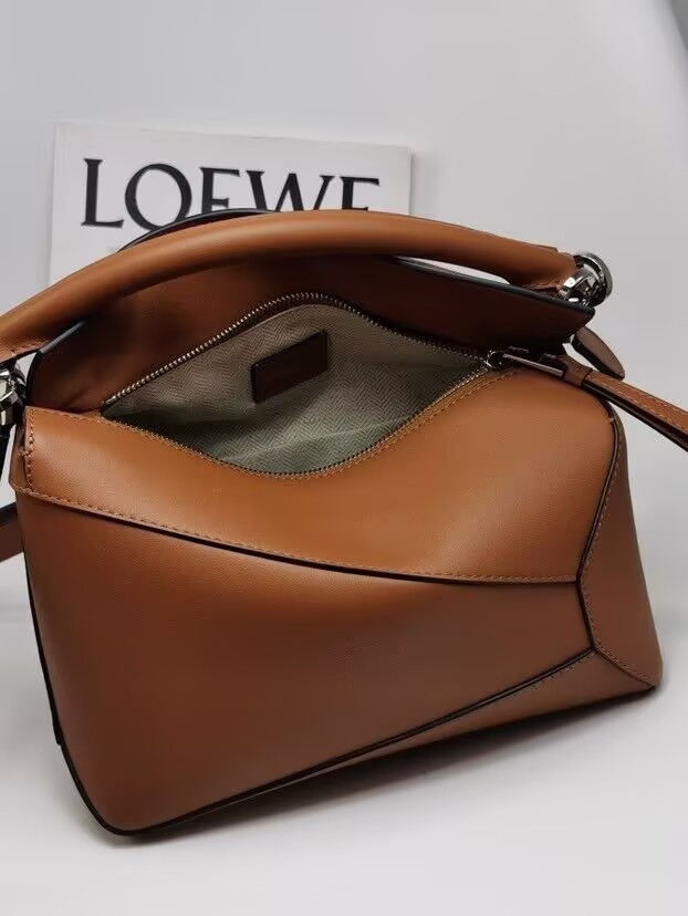 L0ew* Small Puzzle bag in classic calfskin 24x10.5x16.5cm
