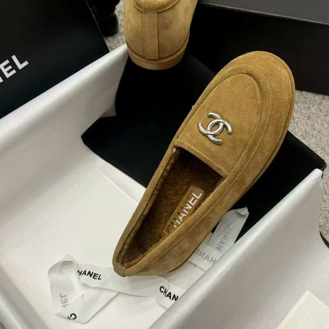 UA Ch*el Loafers