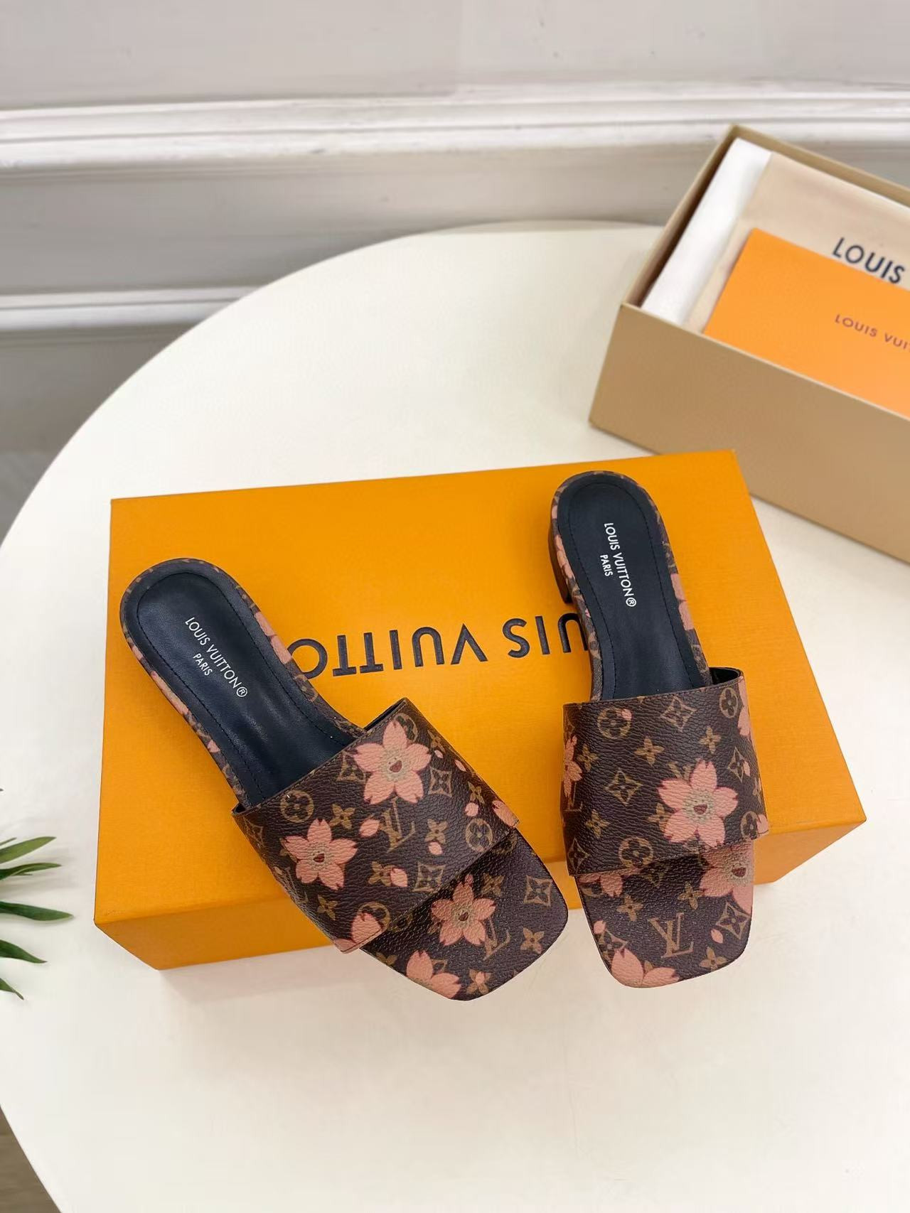 UA LV SLIDES