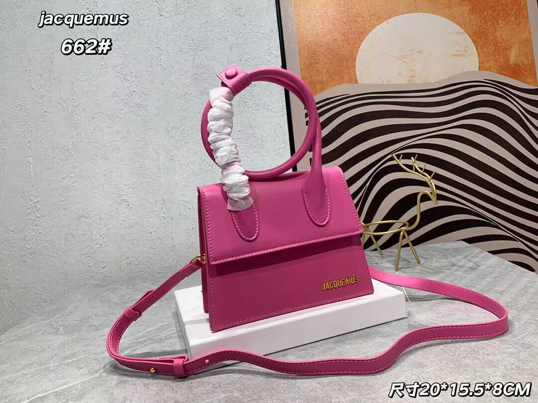 JACQUEMUS Le Chiquito moyen LES CLASSIQUES  20×15.5×8cm